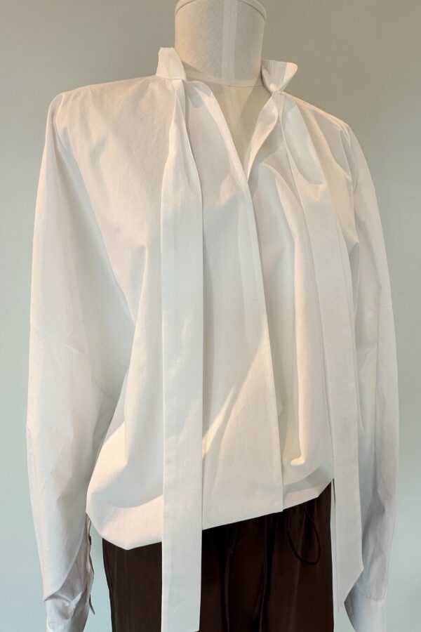 CAMICIA C/FIOCCO BIANCO