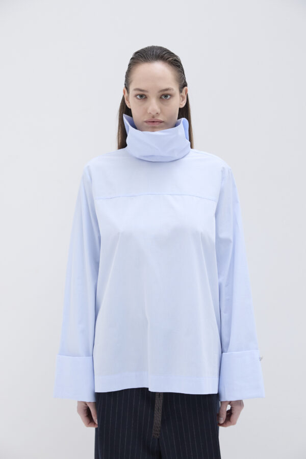 SHIRT WITH COLLAR AND BACK BUTTONS